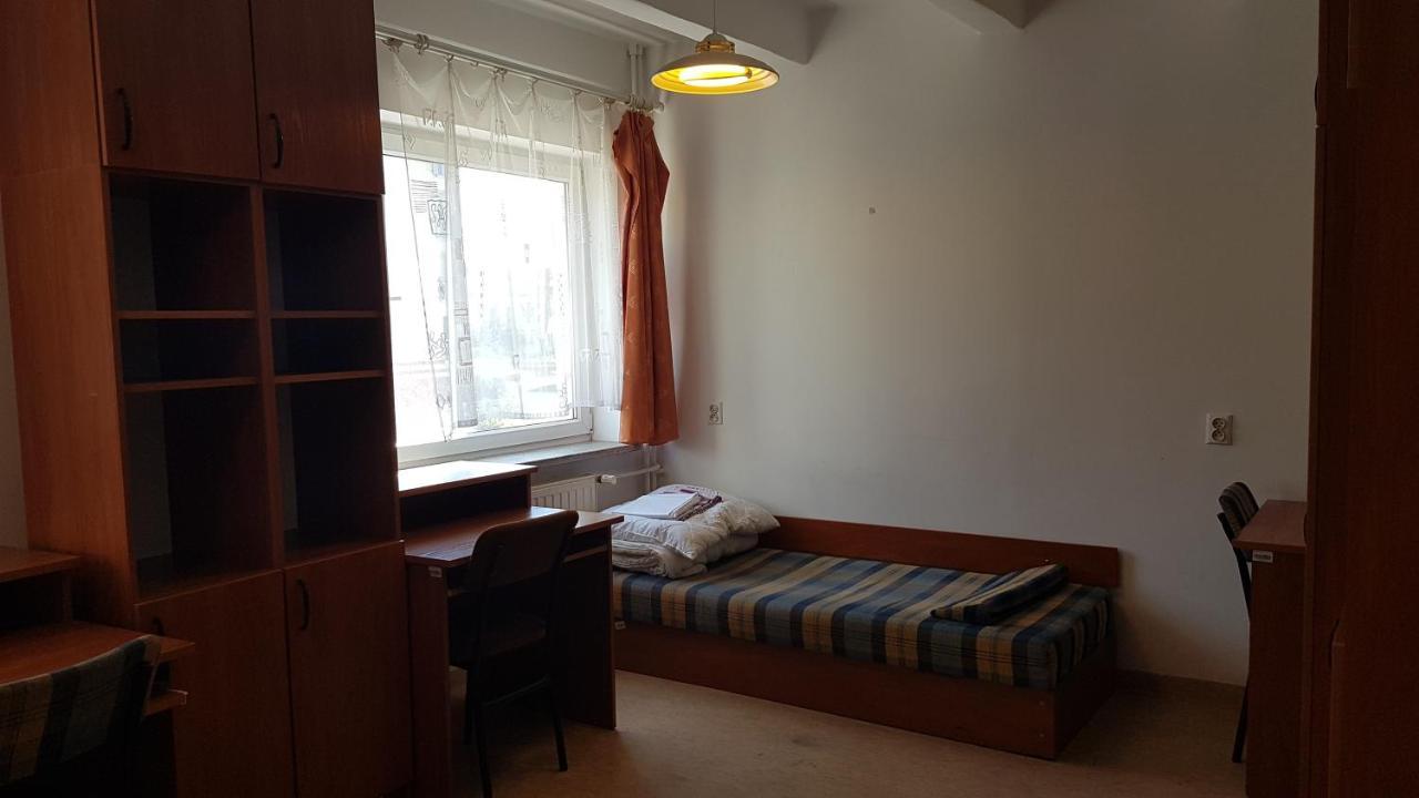 Dom Studencki Nr 11 Gdansk Brzezno Hostel Buitenkant foto
